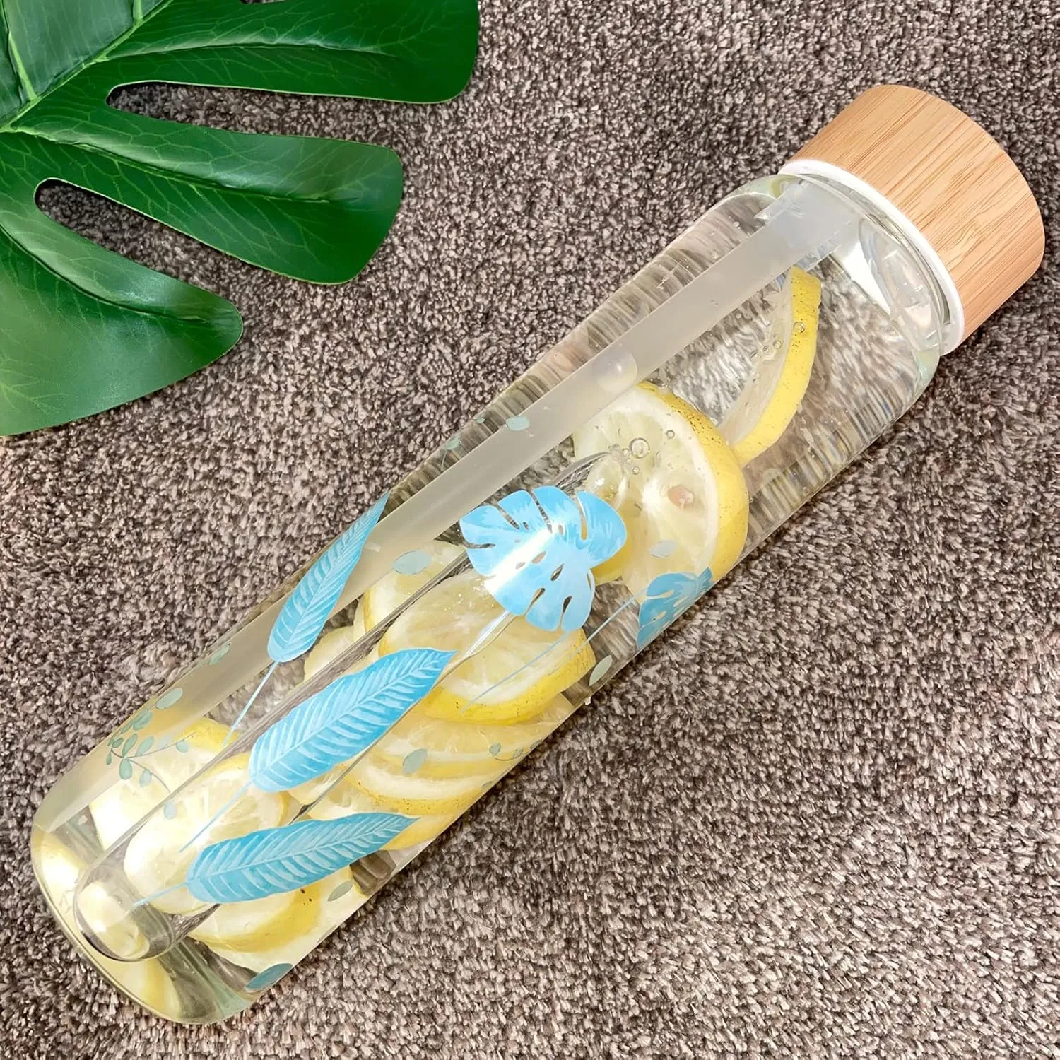 32 oz Glass Water Bottle with Straw, Wide Mouth Borosilicate Glass Bottle with Bamboo Lid and Neoprene Sleeve