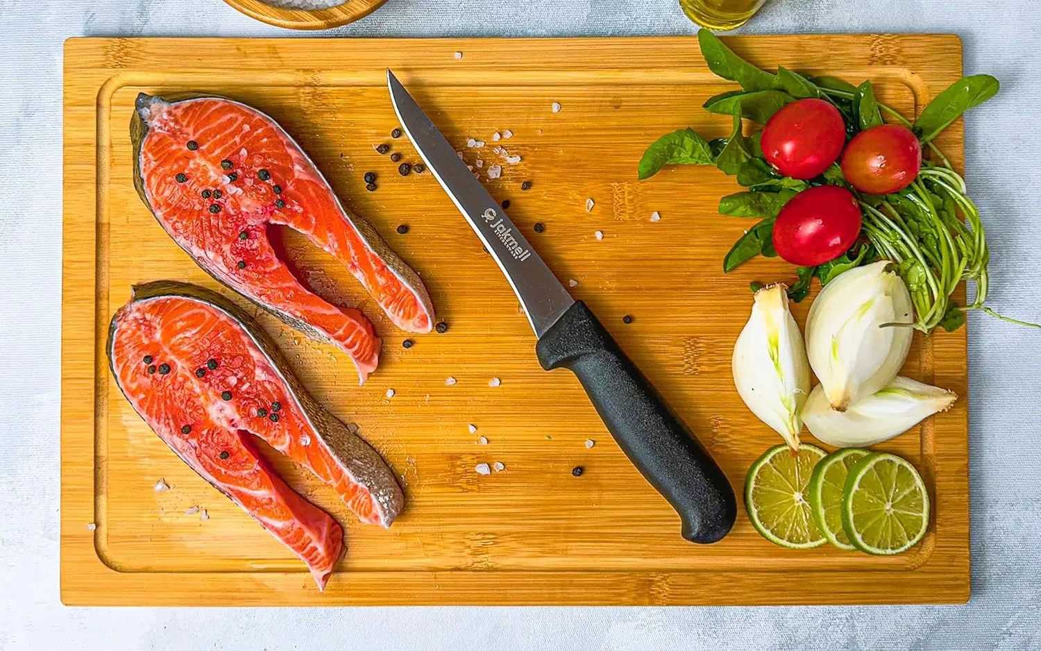 6-inch Boning Knife with Black Handle, Stainless Steel Boning Knife with a Durable Handle, Filet Knife for Fish and Meat, Ideal for Fileting and Boning
