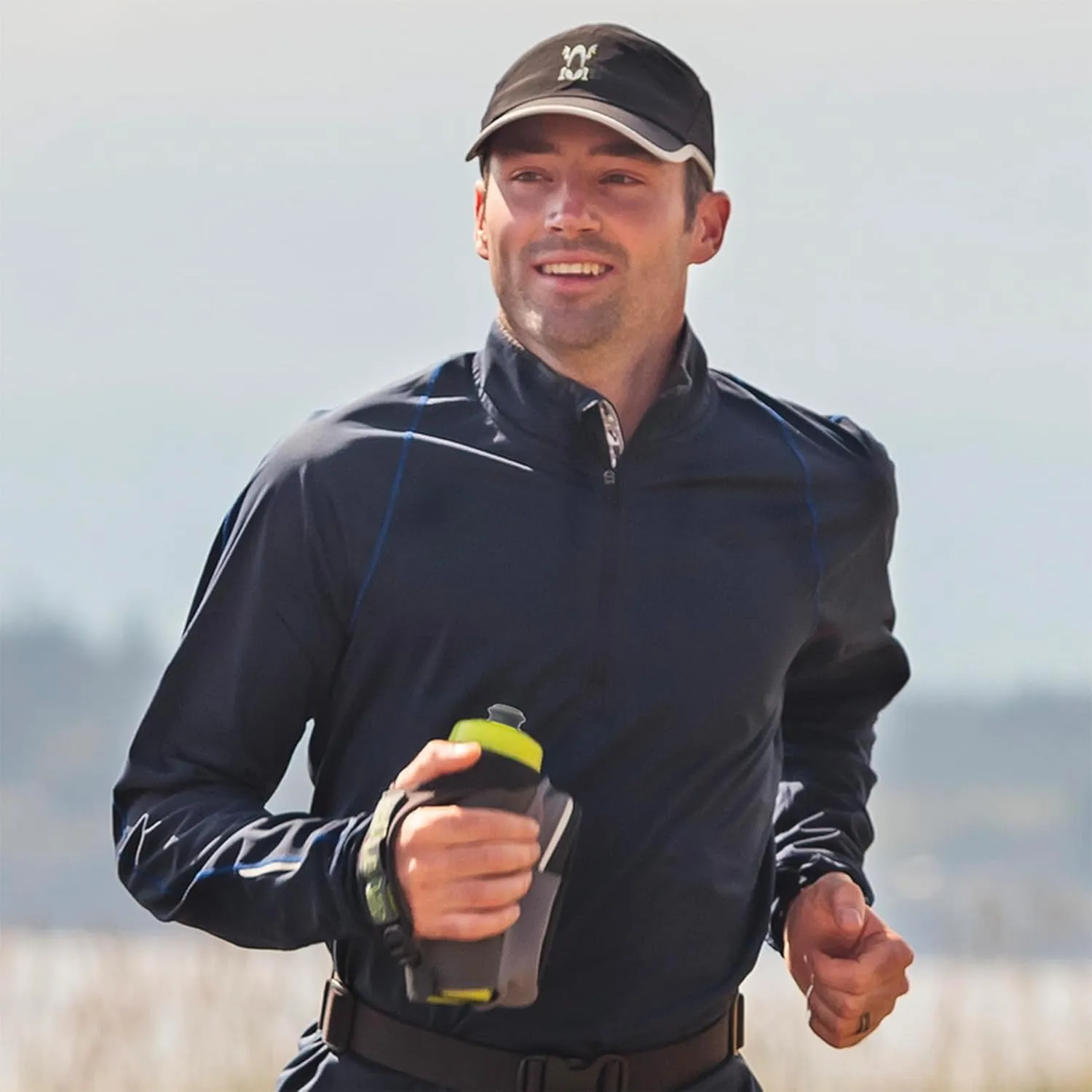 Amphipod Hydraform Ergo-Lite Ultra Handheld Water Bottle, BPA-Free Hydration/Fuel Bottle, Endurance Runners & Walking (12oz, 16 oz & 20 oz)