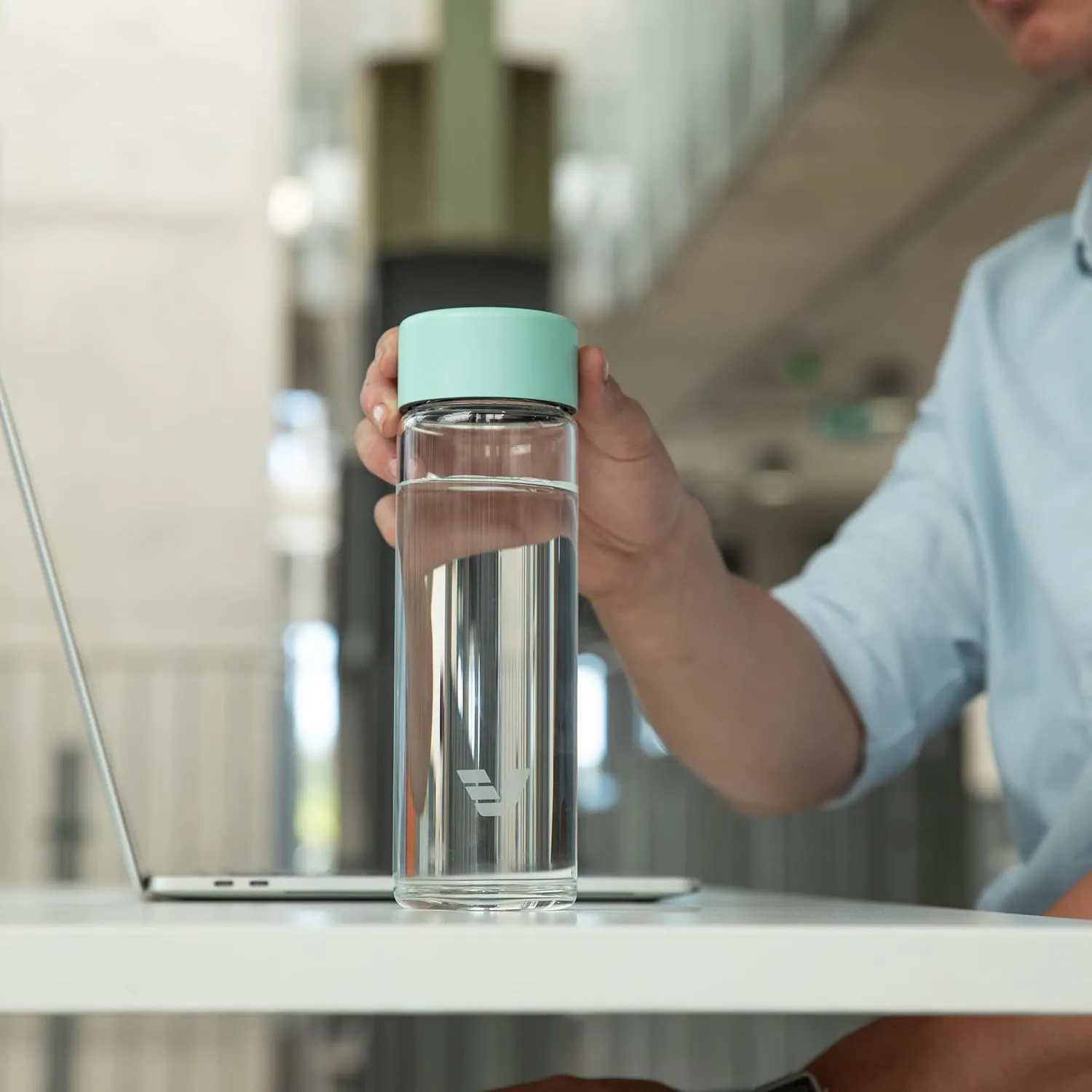 Glass Water Bottle 20oz - Non-insulated | Borosilicate Glass | Dishwasher Safe | No Plastic Touches Contents | A pure drinking experience - Mint Green