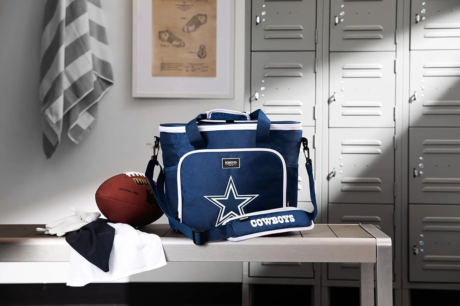 Igloo Limited Edition NFL 28 Can Insulated Tailgating Cooler