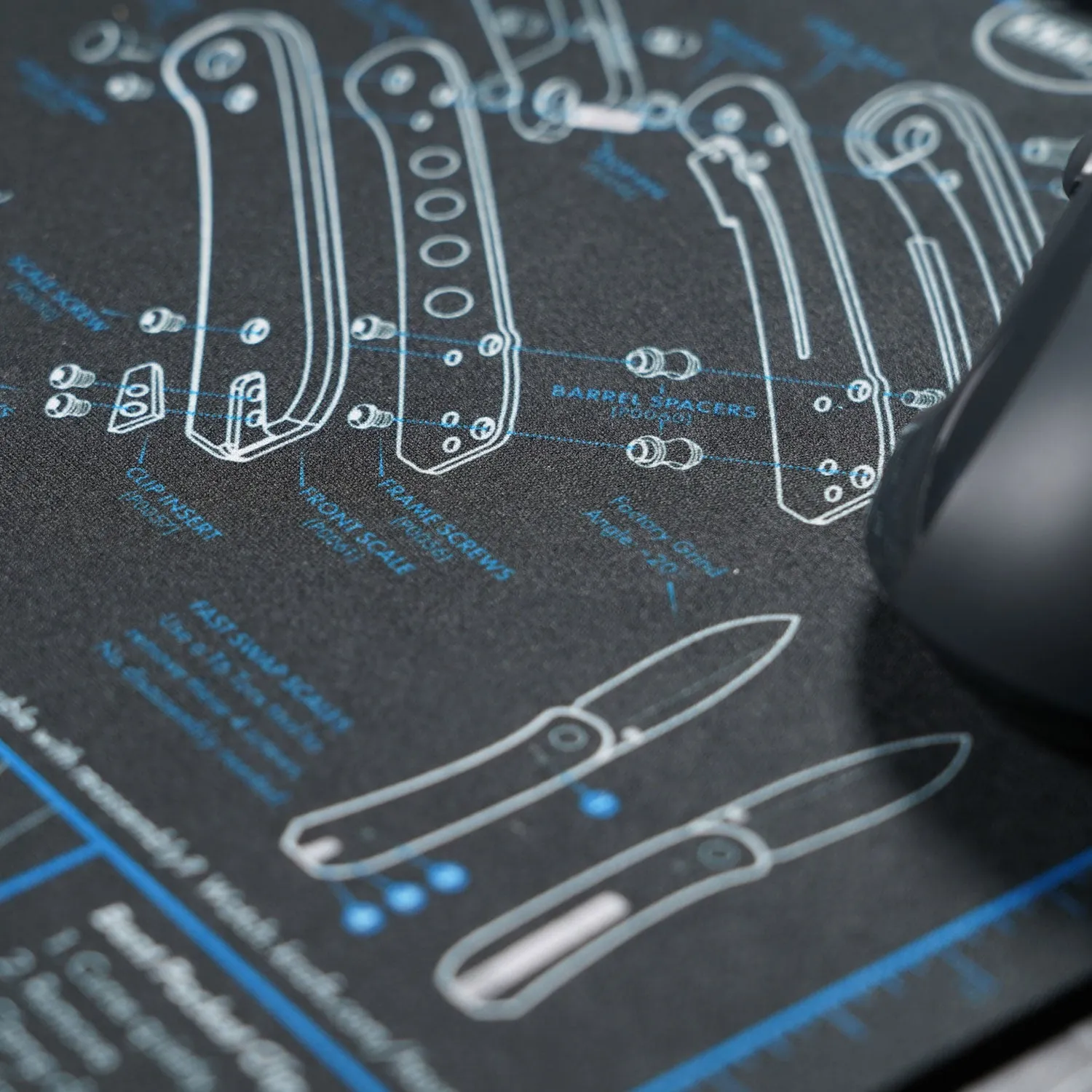 Lander 1 Pocket Knife Shop Mat - Mouse Pad