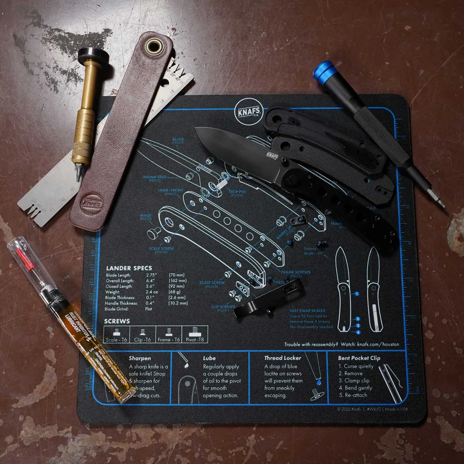 Lander 1 Pocket Knife Shop Mat - Mouse Pad