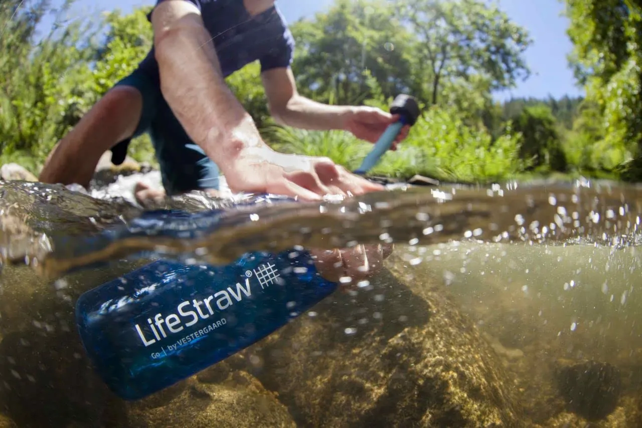 LifeStraw Go Water Filter Bottle, 22oz, Navy Blue