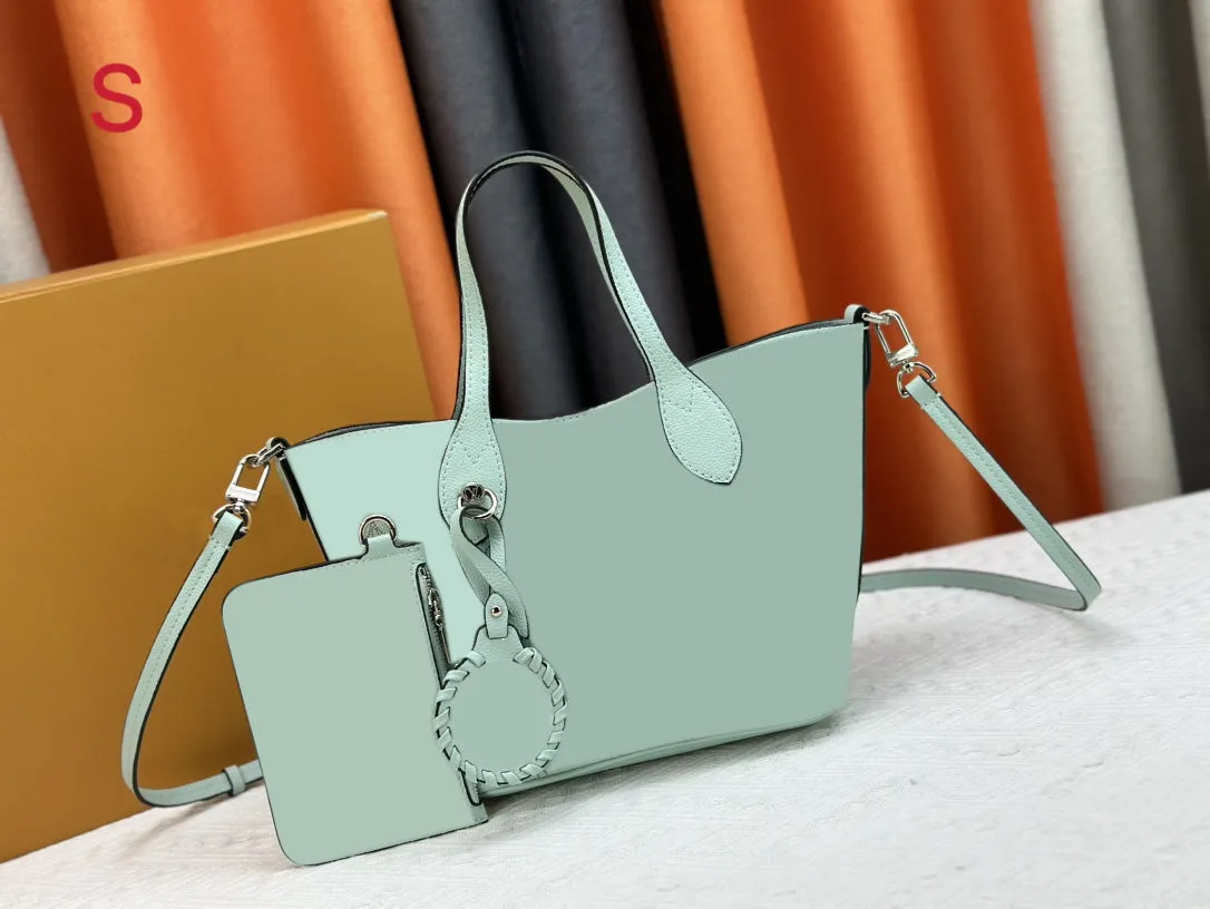 Lightweight Tote Bag