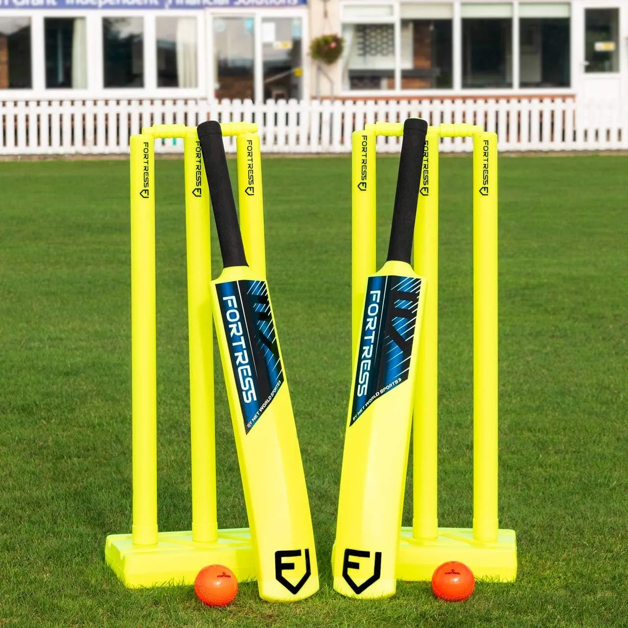 NWS Backyard Cricket Sets | Kwik Cricket | Bats, Stumps, Bails, Balls and A Carry Bag [3 Sizes]