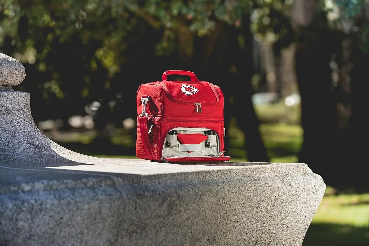 PICNIC TIME NFL unisex-adult NFL Pranzo Lunch Bag, Insulated Lunch Box with Picnic Set, Lunch Cooler Bag