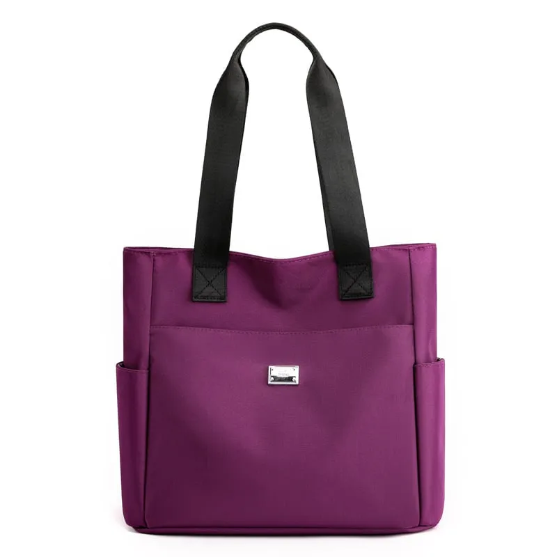 Pyper | Lightweight and waterproof shoulder bag