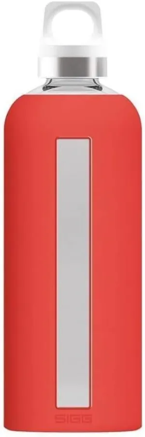SIGG - Star Water Bottle - BPA-Free, Leak-Proof Glass Bottle, Anti-Shock - Non-Slip Silicone Case - Designed in Switzerland - Scarlet - 28 Oz