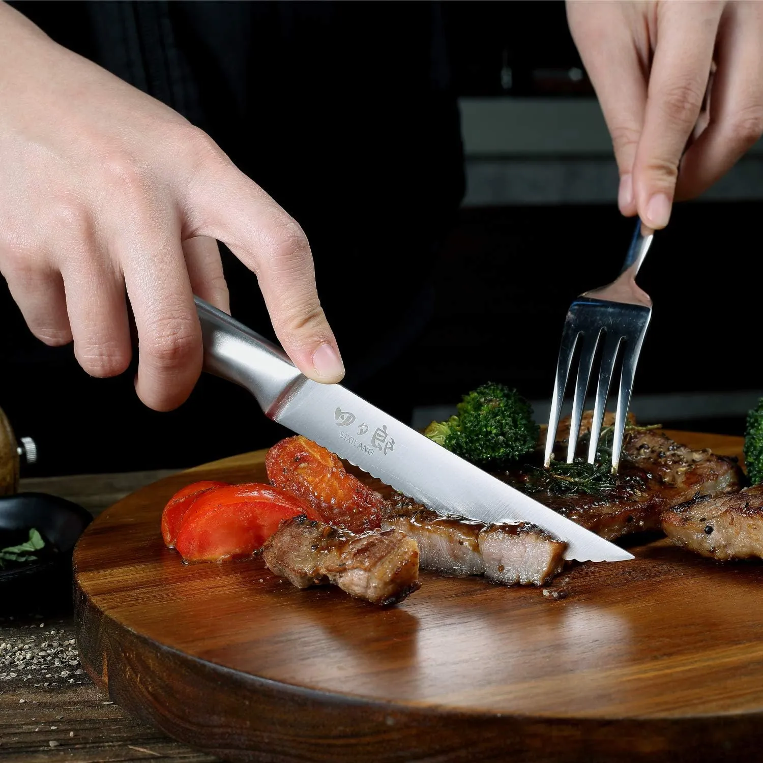 Steak Knives Set, Serrated Steak Knives Set of 8, German Stainless Steel Steak Knife Serrated Dishwasher Safe, Home Gifts for Men and Women